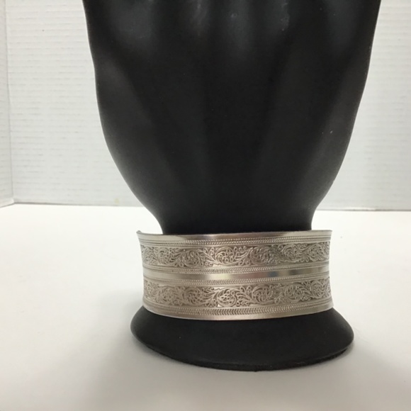 Bohemian bracelet Adjustable wide silver metal wrist Cuff - Picture 3 of 7